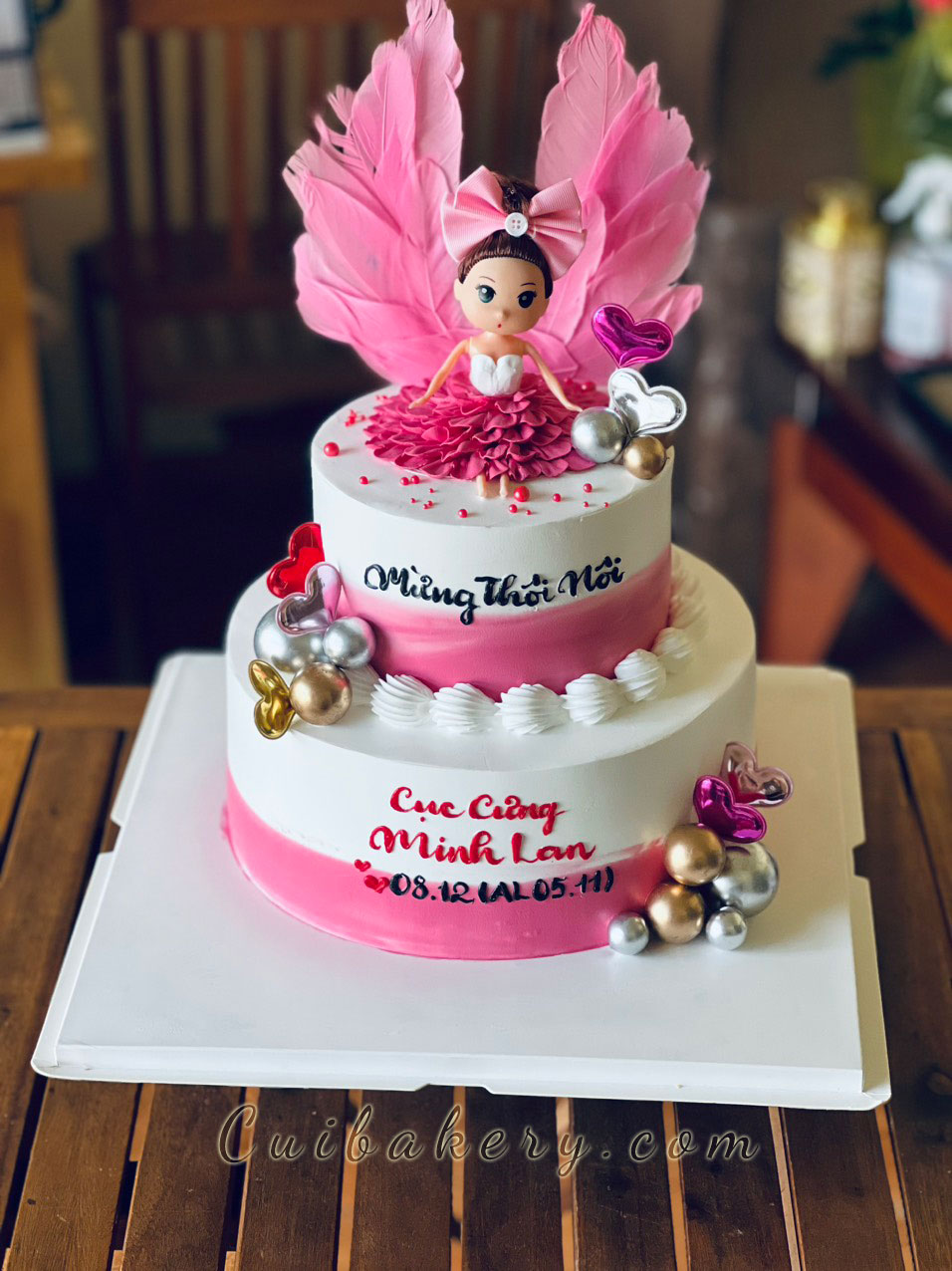 Mẫu Bánh Kem Tầng  -  MKT009