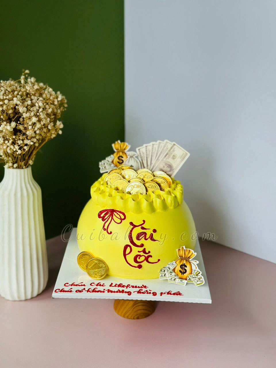 Mẫu bánh kem hũ vàng - MHV01